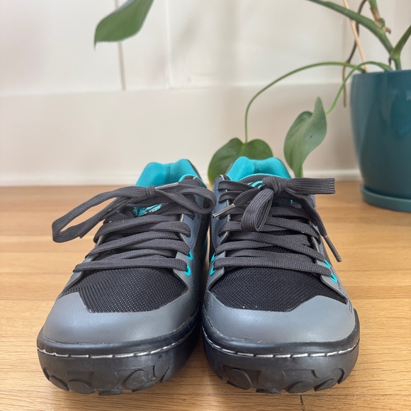 Five Ten Freerider Contact Women’s Mtn Bike Shoes | sz 10 | practically new - Picture 4 of 7